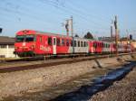 8073 125-1 ist als REX17190 unterwegs, und verl�sst den Bhf.
