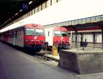 Zwei CS-Steuerwagen am Wiener S�dbahnhof  8073 107-9  80-73 020-4  Juli 2003