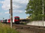 8073 054-3 kurz vor der Einfahrt in den Bahnhof Ansfelden, 18.6.2005, Minolta Dimage Z3