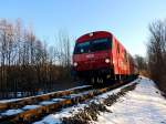 80 73 061-8 geschoben von 2016064,  wird als REX5964 mit einer Versp�tung von 36 Minuten, in wenigen Metern die behelfsm�ssig reparierte Schienenbruchstelle im Bereich des Rieder Einfahrtsignales passieren; 130305