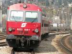 Wendezug 8073 108-7 bei der Einfahrt auf Gleis 3 in Wien H�tteldorf am 7.4.2007