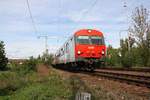 ÖBB 50 81 80-73 218-4 Bmpz-s als erstes Fahrzeug des Os 3805  Vltava Dunaj  (Ceske Budejovice - Linz Hbf.) fährt am 22.September 2018 durch den Bahnhof Vcelna.