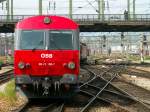 Aug' um Aug'.... *gg* einer der wenigen bisher mit der Wortmarke und kleinen Ziffern versehenen Steuerwagen - 80-73 108. Hier bei der Einfahrt in Wien West am 6.5.2008.