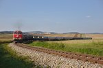 2143.070 mit einem langen Zug kurz vor Naglern-Simonsfeld. (10.09.2016)