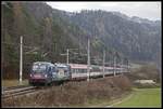 1216 019 (Achensee) mit EC164 bei Pernegg am 3.12.2018.