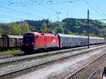 1116 049-8 durchfährt mit IC1149 den Bhf.Timelkam; 260501