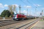 1116 211 ist am 18.04.2009 mit
dem IC 642  Hotel IBIS  in
Marchtrenk durchgefahren.