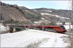 Railjet 1116 200 mit Steuerwagen voran bei Schulungsfahrten auf der Strecke Wien S�d - Villach - Salzburg - Wien West.
Hier �berf�hrt die Garnitur gerade die Murbr�cke in Unzmarkt.
25.11.2008
