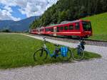 Zillertalbahn, Diesellok D 15 mit R144 zwischen Haslach und Zell am Ziller am 22. Juli 2025.