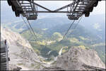 Noch besonderer ist der Blick vom Zustieg auf die Terrassengondel der Dachstein S�dwandbahn .