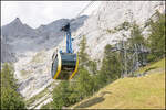 Kaum zur�ck im Tal startet die n�chste Fahrt auf den Dachstein . Rechts im Bild eine St�tze der Materialbahn auf den Hunerkogel. 28.07.2026