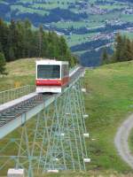 Triebwagen 1 der Hartkaiserbahn whrend eine Fahrt Hartkasier-Elmau fahrt ab am 16-8-2010.