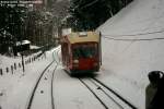 Klassische Hungerburgbahn - Wagen 2 in der Ausweiche, Blick in den Saggen unweit der Kettenbrcke 17.