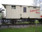  SCHWECHATER-Bierwaggon  aufgestellt vor Brauerei Schwechat (2005-04-26)