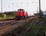 LTE 2150 902-1 macht sich am 11.8.04 mit einem Leerzementzug von Liesing auf den Weg nach Marchegg (Foto: Ausfahrt Bhf. Atzgersdorf-Mauer)