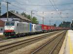 186 105 und 189 917 mit dem Winner-Express durch Brixlegg Richtung Italien am 5.7.2011.

Lg