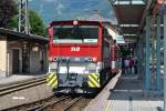 Hier steht die VS 83 der Pinzgauer Lokalbahn im Bahnhof von Zell am See.