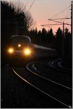 In der Abenddmmerung fhrt 1116 126  Licht ins Dunkel  mit IC 632 easybank von Villach nach Wien Meidling.