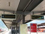 Zugzielanzeige des IC  Leonardo da Vinci  nach Milano Centrale und eines Regionalzuges von Brenner/Brennero.