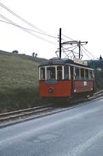 Triebwagen der Gmundener Straßenbahn: Der heutige Museumswagen GM 5 wurde im Juli 1973 noch planmäßig eingesetzt, hier unweit der früheren Endhaltestelle am Hauptbahnhof auf der