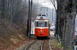 Straßenbahn Gmunden (2,315 km lang!): GM 9 (zuvor Vestische Straßenbahnen) bei der früheren Straßenbahnstation vor dem Hauptbahnhof Gmunden (06.04.1986)