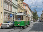 Graz. Am 16.08.2020 war Oldtimer 121 in der Grazer Altstadt unterwegs, hier kurz vor dem Wenden in der Steyrergasse.