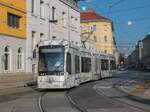 Graz. Variobahn 245 der Graz Linien ist hier am 31.10.2021 als E in der Steyrergasse zu sehen.