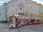 Graz. Aufgrund einer Demonstration am 22.01.2022, wurden alle Straßenbahnlinien bis zum Jakominiplatz bzw. der Steyrergasse kurzgeführt. Cityrunner 655 ist hier nach dem Wenden in der Remise Steyrergasse zu sehen.