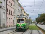 Graz. Auch ein Oldtimer muss mal auf Bremsprobe: TW 267 absolvierte am 05.08.2020 Bremsproben, hier beim Finanzamt.