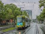 Graz. TW 605 der Graz Linien ist hier am 24.05.2021 auf der Linie 13 unterwegs, aufgenommen in der Haltestelle Ostbahnhof.