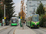 Graz. Bis 2021, war bis auf die Haltestelle Andritz die Schleife Laudongasse der einzige Ort, wo man fast jederzeit Paarfotos der Grazer Straßenbahn machen konnte. Am 12.11.2020 ergab sich hier ein Treffen aus TW 610 und Variobahn 215.
