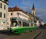 Der 1977 von SGP in Graz gebaute, hochflurige Gelenktriebwagen 501 war am Nachmittag des 21.
