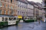 Straßenbahn Graz: TW 274 (Lohner und SGP Serie GVB 260) und daneben ein Straßenbahnwagen der Linie 3    Datum: 15.07.1986
