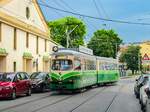 Graz. Am 20.05.2023 fanden Verschubarbeiten in der Oldtimer-Halle des Tramway Museum Graz in der Steyrergasse statt. Im Zuge dessen erblickte kurz der Triebwagen 293 das Tageslicht.