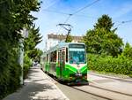 Graz. Der 22.06.2023 war der bisher heißeste Tag in Österreich im Jahr 2023. Trotz dessen, sind die alten 600er ohne Klimaanlage noch fleißig im Netz unterwegs. Hier ist TW 612 in der Schleife Laudongasse zu sehen als Linie 7.