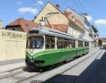 Eine Erinnerung an den Triebwagen 510 welcher bereits als Ersatzteilspender dient, hier zu sehen in der Leonhardstra�e auf der Linie 1 von Mariatrost nach Eggenberg/UKH.
