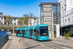 Graz. Am 5. April 2026 ist Variobahn 210 auf Linie 7 unterwegs, hier kurz nach Verlassen der Starthaltestelle LKH Med Uni.