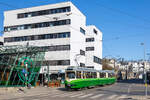 Graz. Ziemlich in die Jahre gekommen ist mittlerweile die Baureihe 500. Triebwagen 501, welcher noch im Fahrgasteinsatz unterwegs ist, ist hier am 5. April 2026 auf einer Sonderfahrt am Riesplatz zu sehen.