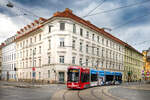 Graz. Am 17. Februar 2026 bef�hrt Variobahn 214 mit �BB-Werbung die neu er�ffnete Neutorstrecke als Linie 17.