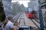 Zugbegegnung auf halber strecke . Schlossbergbahn Graz am 24 . August 2026 