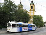 Duewag 6-achser der Innsbrucker Verkehrsbetriebe, Nr. 31 der Linie 1 an der Haltestelle Stubaitalbahnhof in Innsbruck. Aufgenommen 25.6.2008.