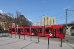 Tw. 314 als Linie 1 der Innsbrucker Verkehrsbetriebe in Anfahrt auf die Haltestelle Messe/Zeughaus. Aufgenommen 8.4.2018.