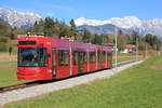 Am 02.11.2014 fährt TW 318 (Typ: Bombardier Flexity Outlook) nach der Haltestelle Lanser See seinem Ziel IGLS entgegen. 