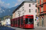 Tw.352 als Stubaitalbahn in der Museumsstraße auf der Fahrt zum Hauptbahnhof. (12.09.2020)