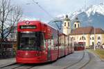 Tw.378 wartet als Linie 6 in der Endstelle Bergisel auf die Abfahrt nach Igls. (03.01.2022)