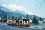 Straßenbahn Innsbruck___Zug der Linie 4 nach Solbad Hall auf der Mühlauer Brücke über den Inn.__10-08-1972