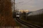 N52, von Igls abgestiegen, hat die Westautobahn berquert und nhert sich der Station Bretterkeller. Anfang Dezember 2007 kHds