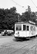 Straßenbahn Linz__Tw 14 auf Linie 3 unterwegs Richtung Hbf.__28-07-1975