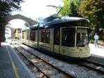 Die zweigleisige Bergstation mit den beiden Burgbgen und dem Triebwagen 502 