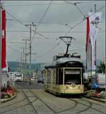 Die Pstlingbergbahn hat den Hauptplatz verlassen und begibt sich auf ihre Reise zum schnen Aussichtsberg in Linz.